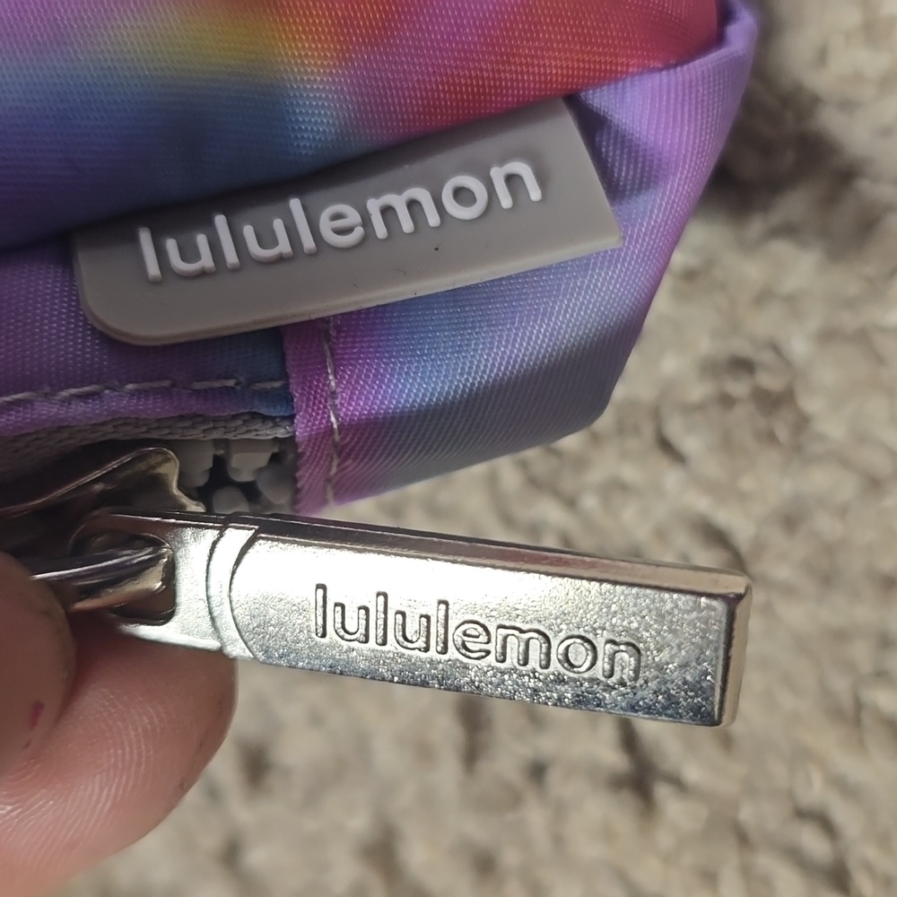Lululemon Vapor Tie Dye belt bag NWOT - Picture 4 of 6